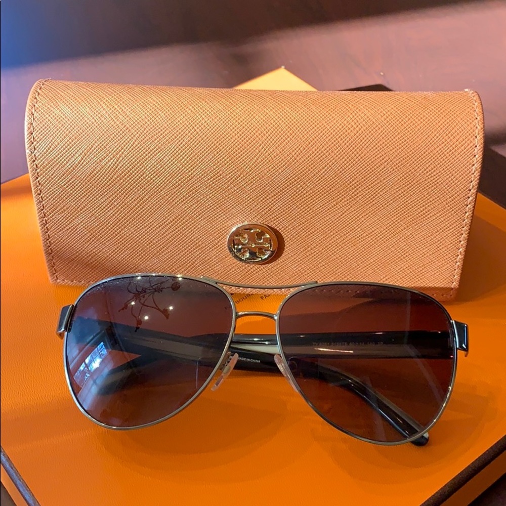 Tory Burch aviators